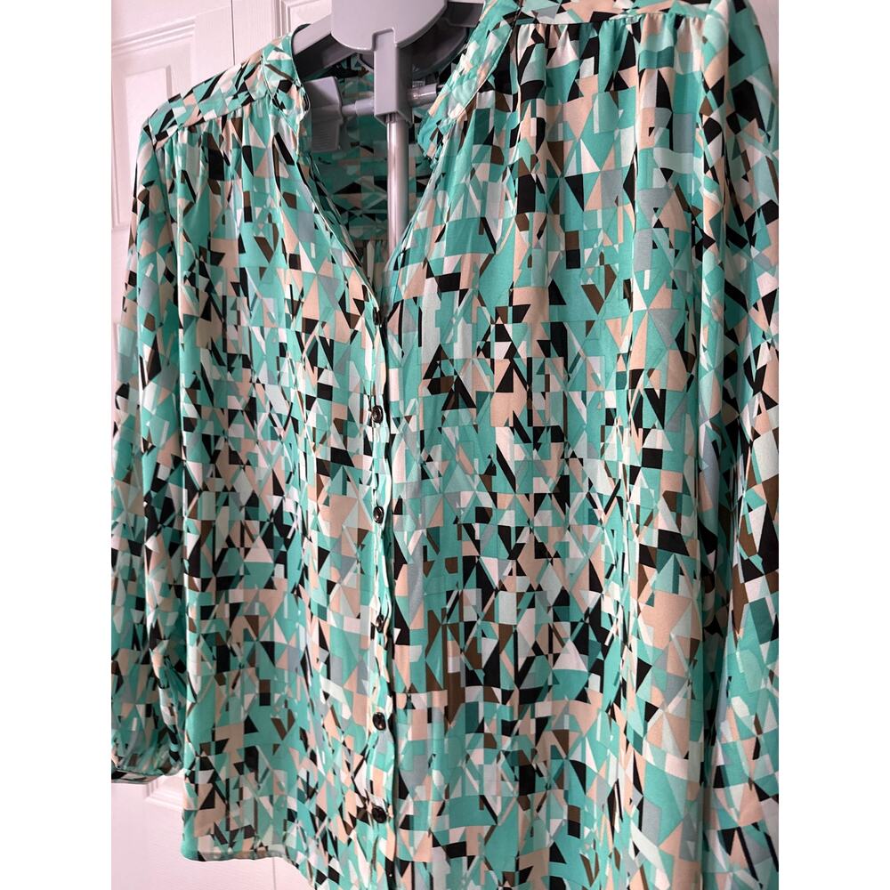 BonWorth BBT button-down geometric print blouse in a Size Large Petite - Picture 2 of 5